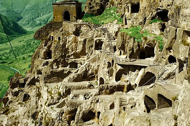 Вардзия - монастырь в скале
